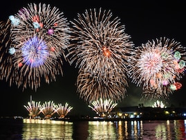 芸術性が高い「九州の花火大会」ランキング！ 2位「サマーナイト大花火大会」を7票差で抑えた1位は？