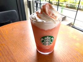 【スタバ新作】「ヘブンリー ピーチ フラペチーノ」で桃天国を満喫！ 夏に食べたいジェラートのような味