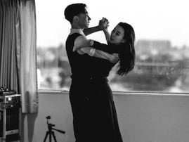 「天使かなんかですか」浅田舞、圧巻スタイル際立つダンス姿披露「シルエット美しい」「エレガントで素敵すぎる」