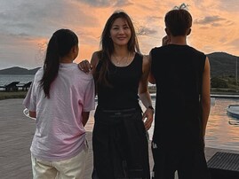 “パパ”井ノ原快彦が撮影？ 美人妻と長男＆長女の親子ショットに「息子くんパパ似」「美男美女オーラ出てる」の声