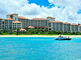 【楽天トラベルセール】「ザ・ブセナテラス」が今だけ特別価格に！南国プール＆スパで優雅なひとときを【8月20日】