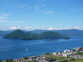 日本百名湯で行ってみたい「北海道の温泉」ランキング！ 2位「洞爺湖温泉」、1位は？