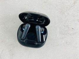 「コスパがよいと思うイヤホンのメーカー」ランキング！ 2位「Anker Soundcore」、1位は？【2025年調査】