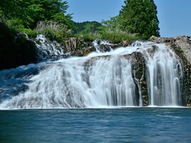 愛知県で「夏に行きたい滝」ランキング！ 2位「蔦の渕」を6票差で抑えた1位は？【2025年調査】