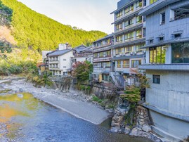 好き＆行ってみたい「日本三大美人の湯」ランキング！ 2位「湯の川温泉」、1位は？【2025年調査】