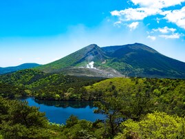 好き＆行ってみたい「九州地方の山」ランキング！ 2位「霧島山（宮崎県・鹿児島県）」を抑えた1位は？【2025年調査】
