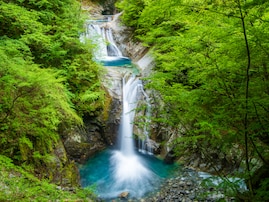 日本百名滝で行ってみたい「関東の滝」ランキング！ 「七ツ釜五段の滝」「霧降の滝」を抑えた1位は？
