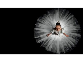 【プロ厳選アマプラ名作】誘拐された少女はなんと……『アビゲイル』はR15+指定ならではの表現もてんこ盛り！