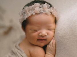 「天使や」元フジアナ、不妊治療を経て出産した娘のかわいいニューボーンフォト公開