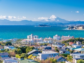 神奈川県民が選んだ「街の幸福度が高い自治体」ランキング！ 2位「逗子市」、1位は？【2025年最新】