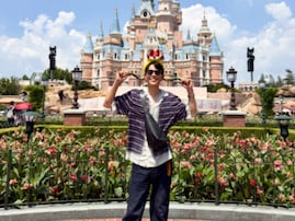 「これが彼女と住む新居か」東海オンエア・りょう、彼女撮影？ ディズニーショット公開「幸せそう」