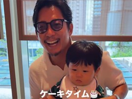 「可愛くて天使すぎ」宮崎麗果、息子の“1歳誕生日Vlog”を公開！ 「reikaさんにそっくり」「家族愛」