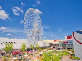 子育てしやすいと思う大阪府の市町村ランキング！ 2位「吹田市」を抑えた1位は？【2025年最新】