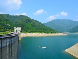 ダム湖百選で行ってみたい「近畿のダム湖」ランキング！ 2位「永源寺湖」、では1位は？【2025年調査】