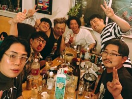 「久しぶりクルマと会った」とろサーモン久保田、芸人たちとのレアショット！「お笑いの将来は明るい」