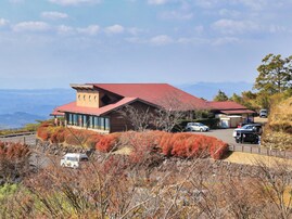 お土産が充実していると思う「鹿児島県の道の駅」ランキング！ 2位「霧島」を抑えた1位は？【2025年調査】