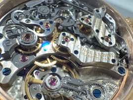 「ボディガード連れて歩いて欲しい」佐久間大介、愛用の高級時計を披露！ 「目利きの良さもピカイチなんだろうな」