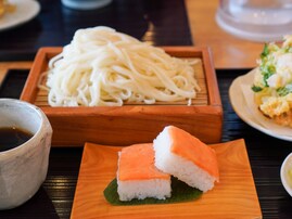 秋に行きたい「富山県の温泉地」ランキング！ 2位「氷見温泉郷」、堂々の1位は？【2025年調査】