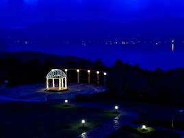 夜景が美しいと思う「山梨県の温泉地」ランキング！ 2位「山中湖温泉」を抑えた1位は？【2025年調査】