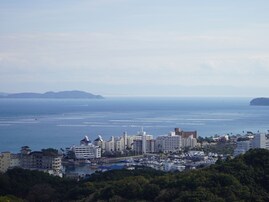夜景が美しいと思う「兵庫県（淡路島・瀬戸内海エリア）の温泉地」ランキング！ 2位「洲本温泉」、1位は？