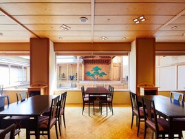 【楽天トラベル宿クーポン】「道後温泉 大和屋本店」が今だけ特別価格に！ 能舞台を備えた伝統美の宿【10月9日】