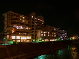 グルメも楽しめると思う「熊本県の温泉地」ランキング！ 2位「人吉温泉」を抑えた1位は？【2025年調査】