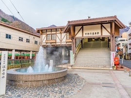 グルメも楽しめると思う「富山県の温泉地」ランキング！ 2位「宇奈月温泉」、10票差の1位は？【2025年調査】