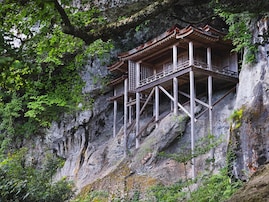 好き＆行ってみたい「鳥取県の紅葉スポット」ランキング！ 2位「三徳山三佛寺（国宝投入堂）」を抑えた1位は？【2025年調査】