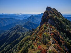 好き＆行ってみたい「愛媛県の紅葉スポット」ランキング！ 2位「石鎚山」を抑えた1位は？【2025年調査】