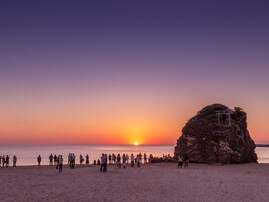 秋に行きたいと思う「島根県の絶景スポット」ランキング！ 2位「稲佐の浜」、1位は？ 【2025年調査】