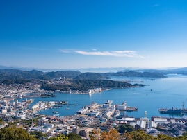 「老後に住みたい」と思う長崎県の市ランキング！ 2位「佐世保市」を抑えた1位は？ 【2025年調査】