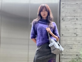 工藤静香、“恐ろしく古いスカート”から美脚のぞく秋コーデ公開「抜群のスタイル維持してるんですね」