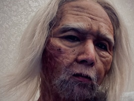 堂本光一、「上田竜也の要望でお爺ちゃん」に！ 特殊メイクで「俺ってわからないほど」の大変身