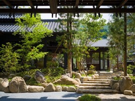 【楽天トラベルセール】「昼神の棲 玄竹」が今だけ特別価格に！ アンティークとともに過ごす宿【11月7日】