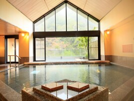 【楽天トラベル売れ筋1位】「中川温泉　信玄館」は信玄ゆかりの名湯で心ほどける湯宿【11月9日】