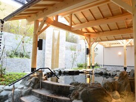 【横浜の人気スーパー銭湯】「綱島源泉湯けむりの庄」は神奈川県最大級の施設！ 源泉かけ流し風呂でくつろぎ時間を