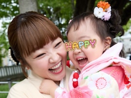 「鼻から下ママそっくり」柳原可奈子、次女の七五三ショット公開「幸せが顔に出てますよ」「華やかですねー！」