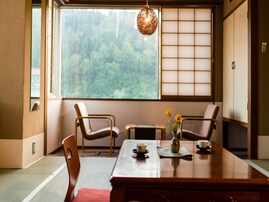 【楽天トラベルセール】「小野川温泉　湯杜　匠味庵　山川　ｙｕｍｏｒｉ－ｓｈｏｍｉａｎ　ＹＡＭＡＫＡＷＡ」が今だけ特別価格に！米沢の名湯と四季の味覚を堪能【11月12日】