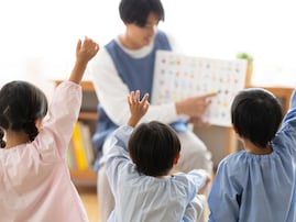 【千代田区】幼稚園・こども園講師を募集中！ 時給換算で約3000円の好待遇＆短期でも社保完備の好条件