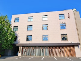 旅先で買いたい「北海道のお土産」ランキング！ 2位「マルセイバターサンド（六花亭）」を抑えた1位は？ 【2025年調査】