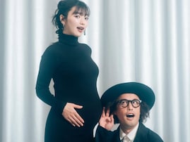 お笑い芸人、結婚12年目を迎え美人妻が妊娠！ マタニティフォトも公開「素晴らしすぎる」「素敵な写真」