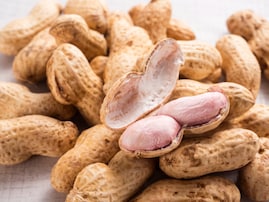 旅先で買いたい「千葉県のお土産」ランキング！ 2位「楽花生パイ」、1位は？ 【2025年調査】