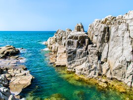 旅先で買いたい「福井県のお土産」ランキング！ 2位「から揚げせんべい」、1位は？ 【2025年調査】