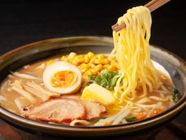 旅先で食べたい「北海道のご当地グルメ」ランキング！ 2位「札幌味噌ラーメン」、1位は？ 【2025年調査】