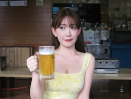 「いつみても全盛期」小嶋陽菜、タイトワンピで変わらぬ体形披露「ずっと美ボディ」「男が1番好むスタイル」