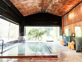 【楽天トラベルセール】「霧島もみじ谷　静流荘」が今だけ500円オフ！ 四季を映す眺望と名湯に癒される宿【12月5日】