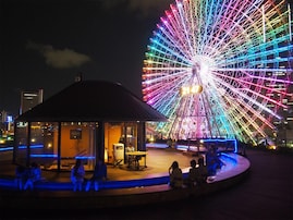 【横浜の人気スーパー銭湯】「横浜みなとみらい 万葉倶楽部」は美しい横浜の夜景を一望できる【全国の温泉好きに聞いた】