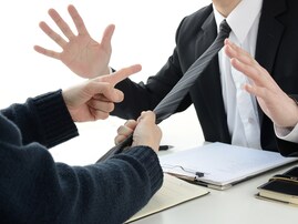 三流は「すみません」を連呼し、一流は「覚悟」を示す。元公安が教える、信頼を取り戻す謝罪の技術