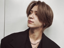 「ビジュえぐ共和国」松島聡、イメチェン姿に反響！ 「腰抜かしたんだけど」「めっちゃ大人びた？！」