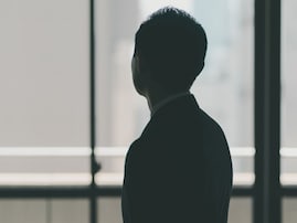 50代で「肩書」を捨てられない人の末路。定年後に一気に老け込む「会社人間」の共通点とは
